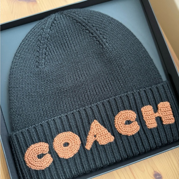 🥰 Coach Boxed Beanie for Men or Women - Picture 7 of 7
